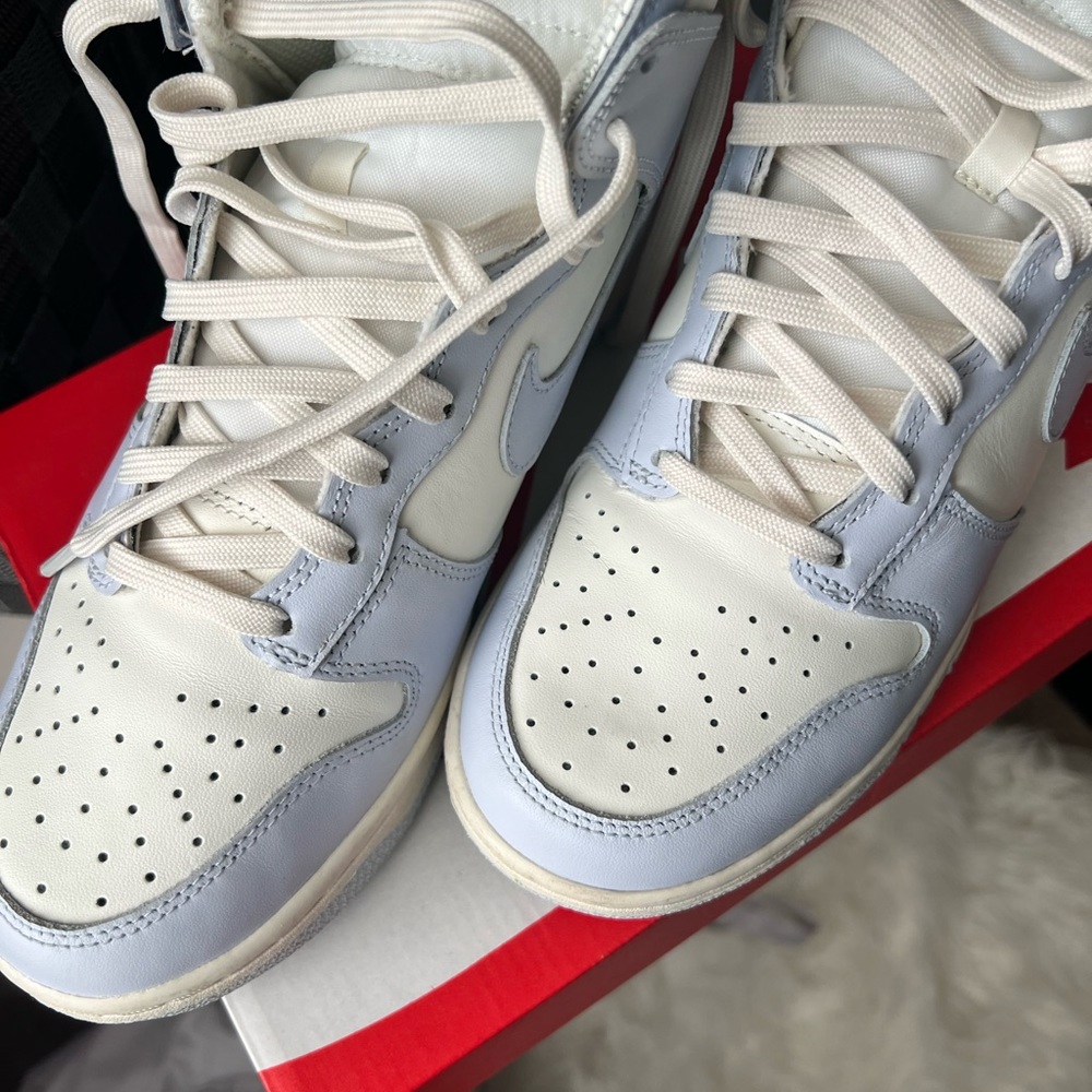 Nike Hi Womens Dunk Size 8